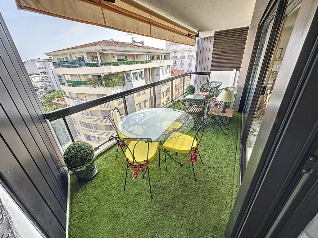 Luxury 1 bedroom Jardins Croisette 5 mins Croisette 265 - 2