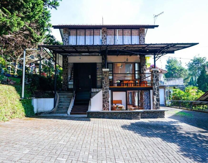 The Haven by Vila Istana Bunga