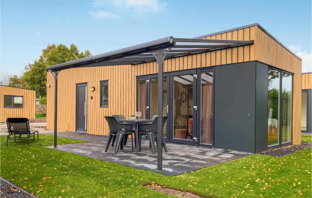 Awesome Home In Heinkenszand With Wifi, heinkenszand