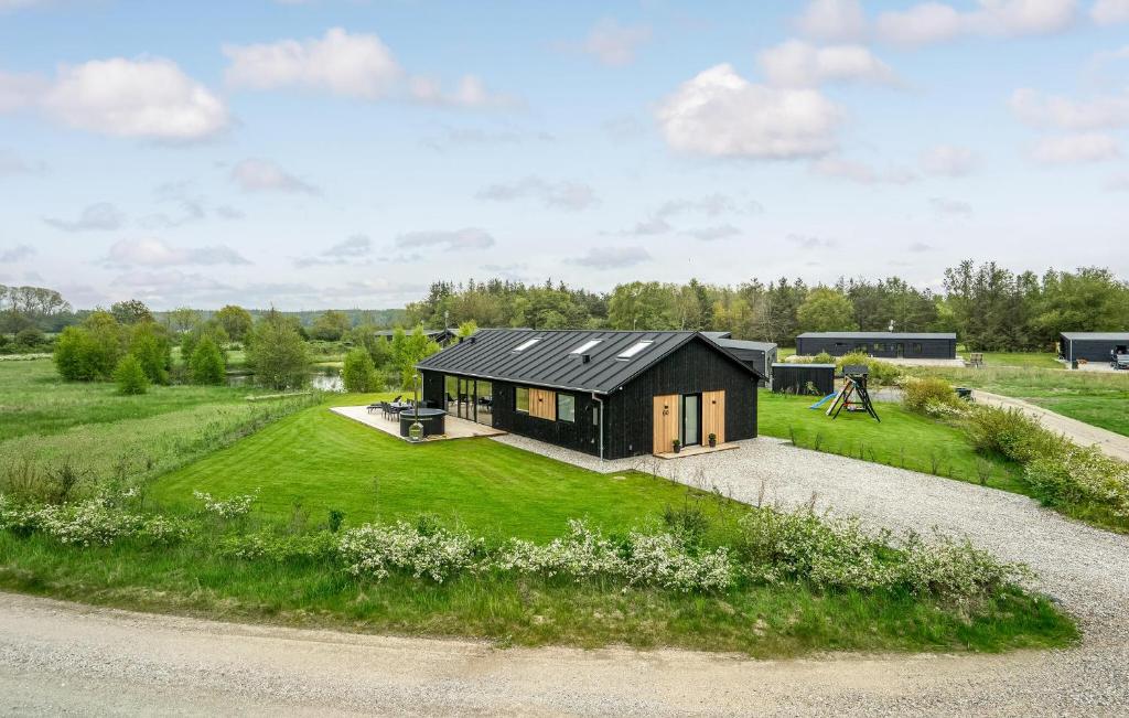 Gorgeous Home In Glesborg With Kitchen, Glesborg