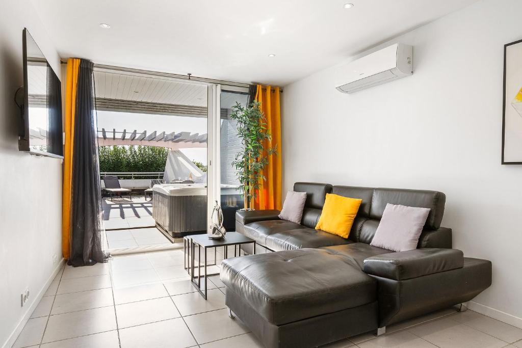 LoveSpa Port Ambonne - terrasse - parking - clim - Village Naturiste - 3