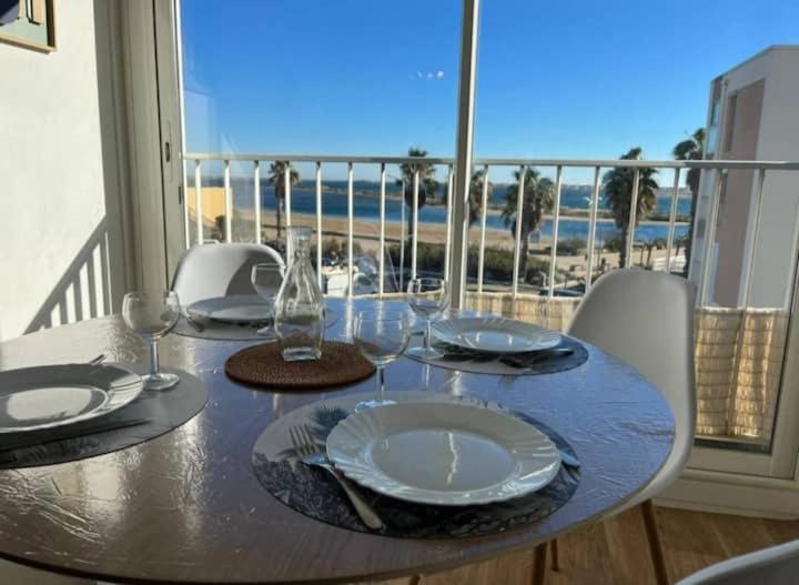 Appartement vue mer, plage à 20m, Gruissan