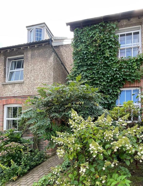 Damson Cottage, Forest Row