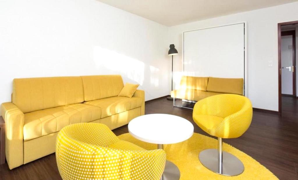 Residence Caddies Club - 2