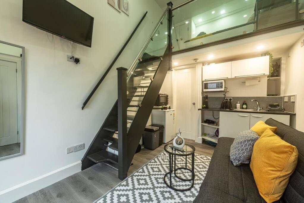 Quirky Studio in Central Reading, Reading