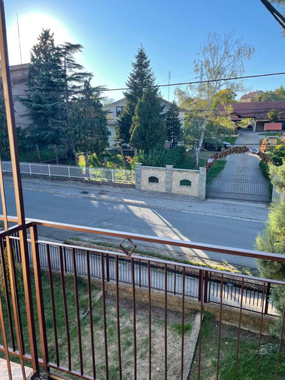 Apartment with beautiful view of Avala Mountain 3 rooms for 6 guests max SRB, DE, EN - 3