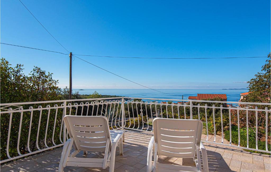 Holiday Home Dolac With Sea View 06 전경