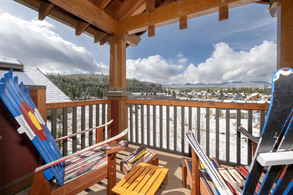 Cozens Pointe B-301 condo, Fraser