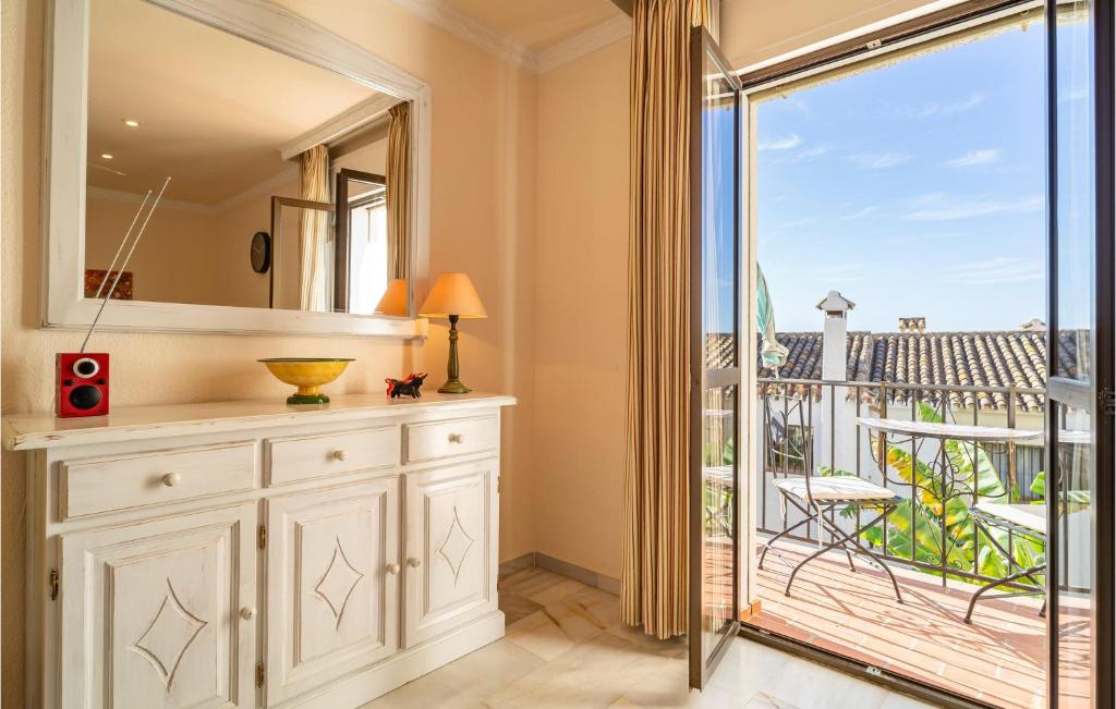 Nice Apartment In Las Lagunas De Mijas - 3