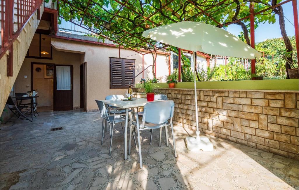 Lovely Apartment In Pula With Wi-Fi, Pula