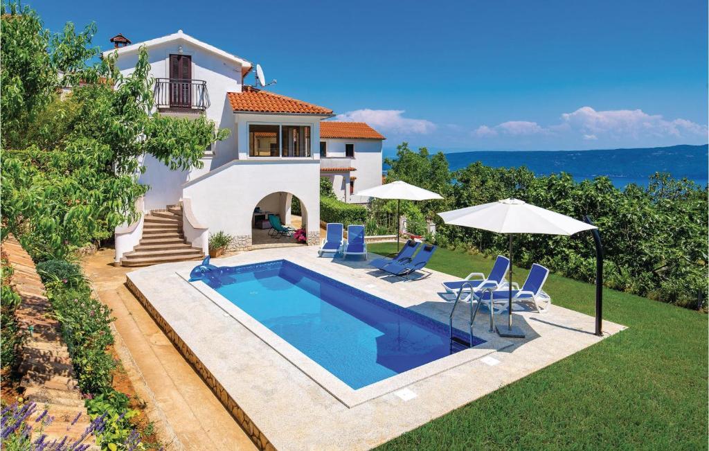 Nice Home In Brsec With House Sea View, Zagorje