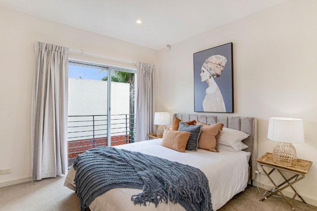 Splendour in Norwood, Kensington and Norwood