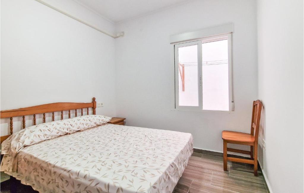 2 Bedroom Amazing Apartment In Torrevieja - 4