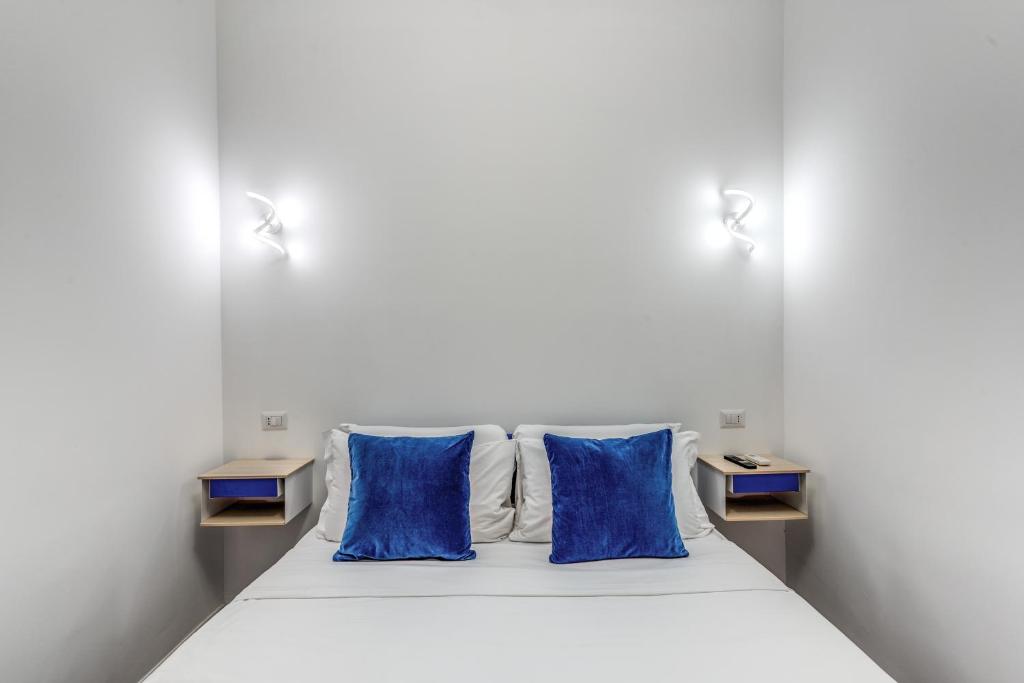 Domus Alessandro City Apartment - 4