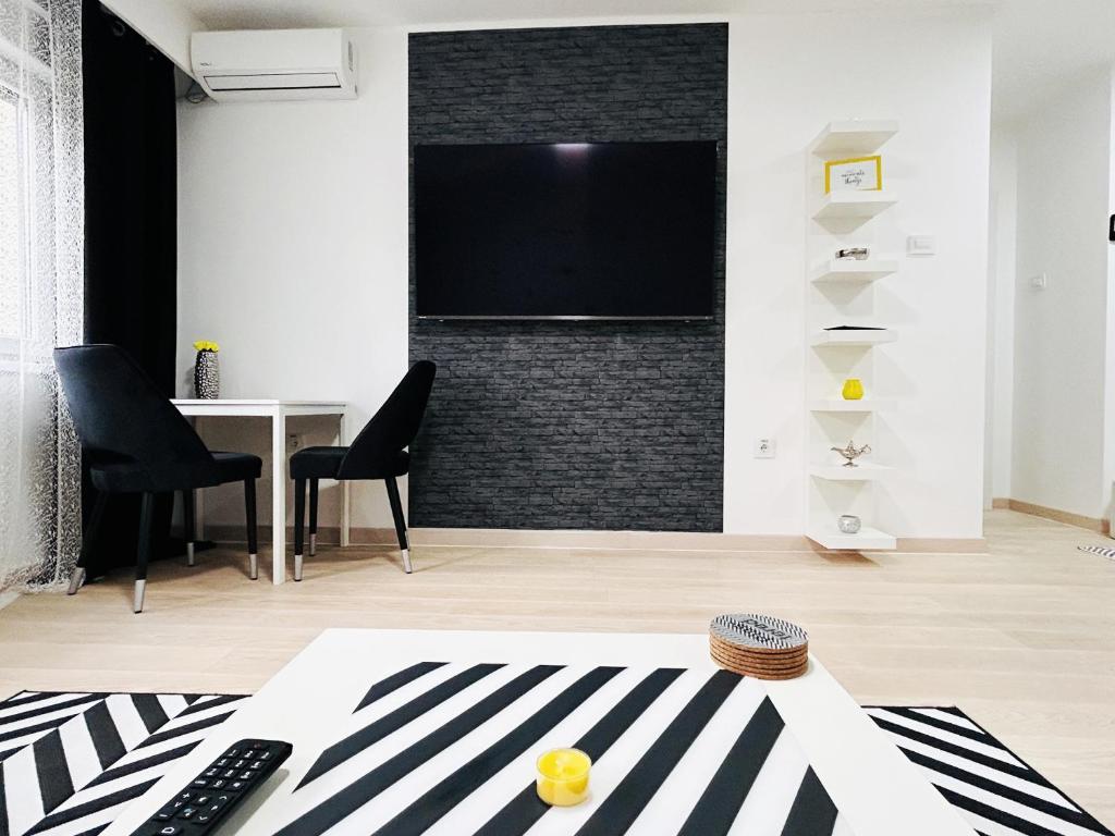 Bright Central Lux Apartment - 5