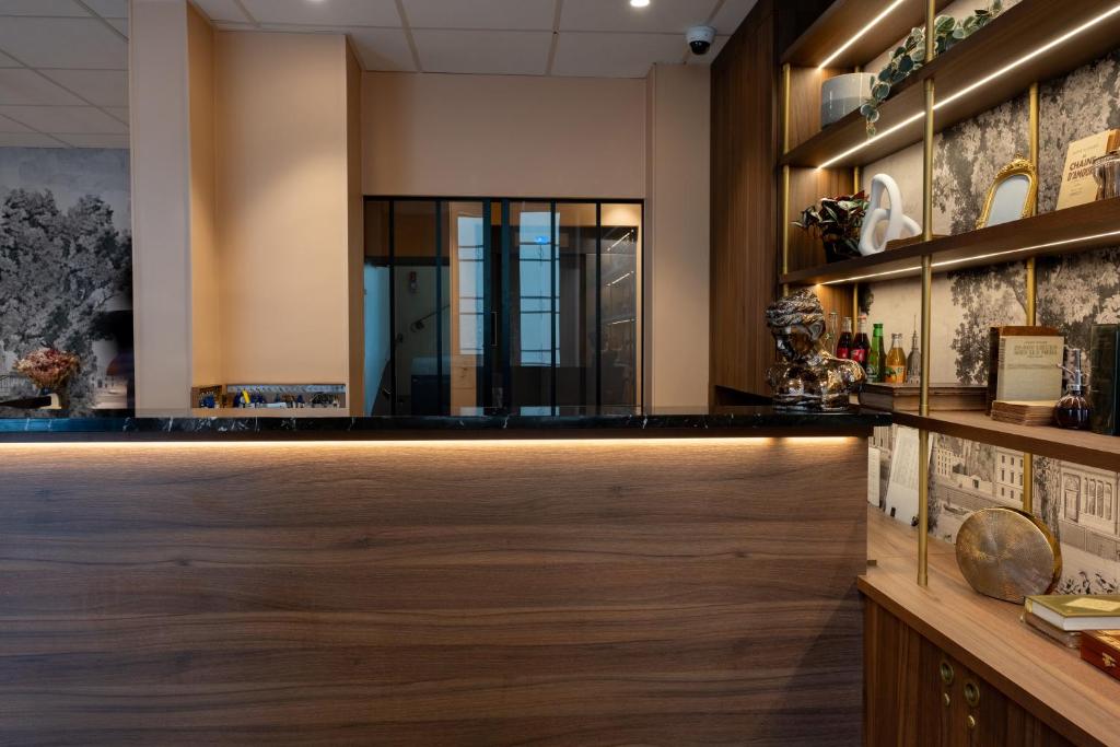 フロント・ロビー