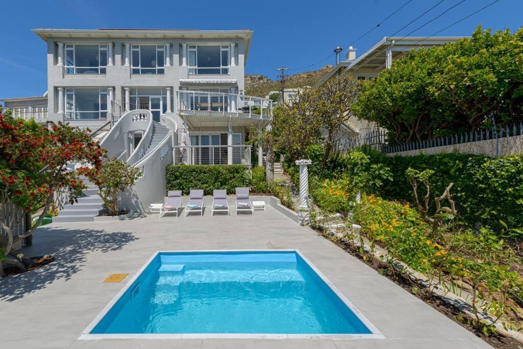 Room with a view for two in Sunny Cove, Kapské Město