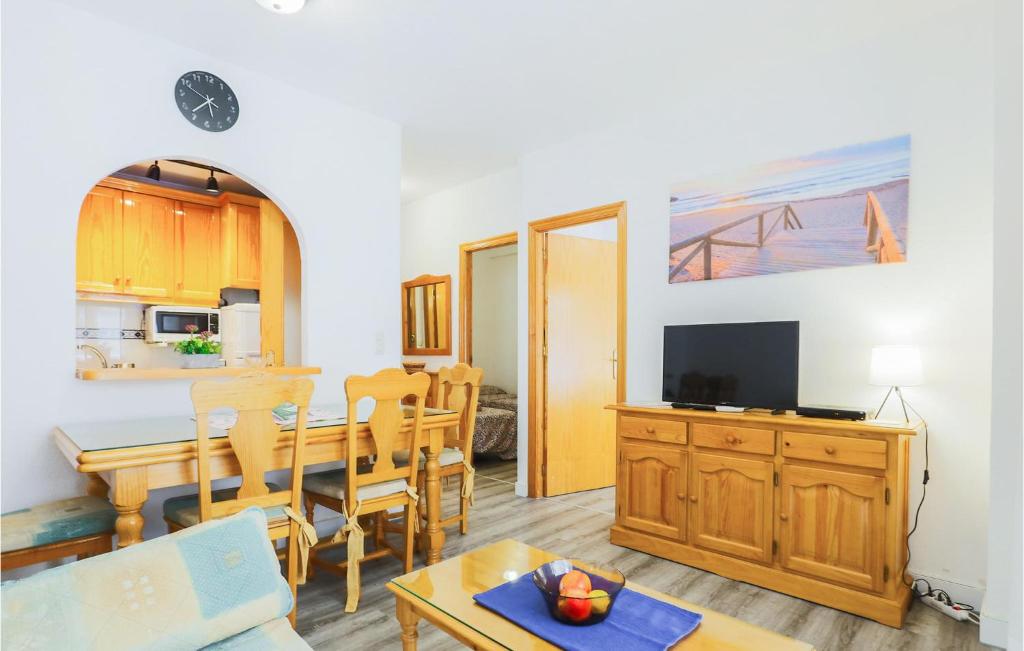 2 Bedroom Nice Apartment In Torrevieja - 4