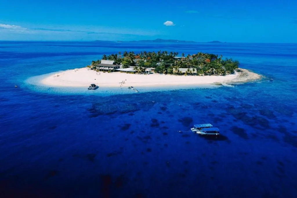 Mana Lagoon Backpackers，位于Mamanuca Islands的酒店