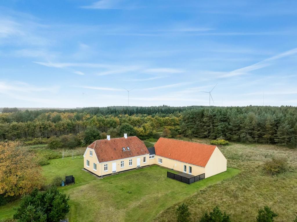 Large Pool House With Activity Room Located In Peaceful Surroundings, Frøstrup