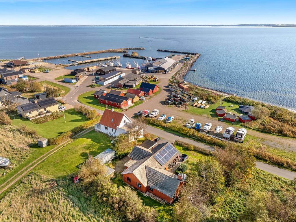 Large Holiday Home With A View Of The Fjord, Thyholm