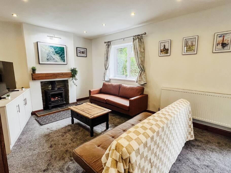 Three bedroom village home, near Grimsby and Cleethorpes, Waltham