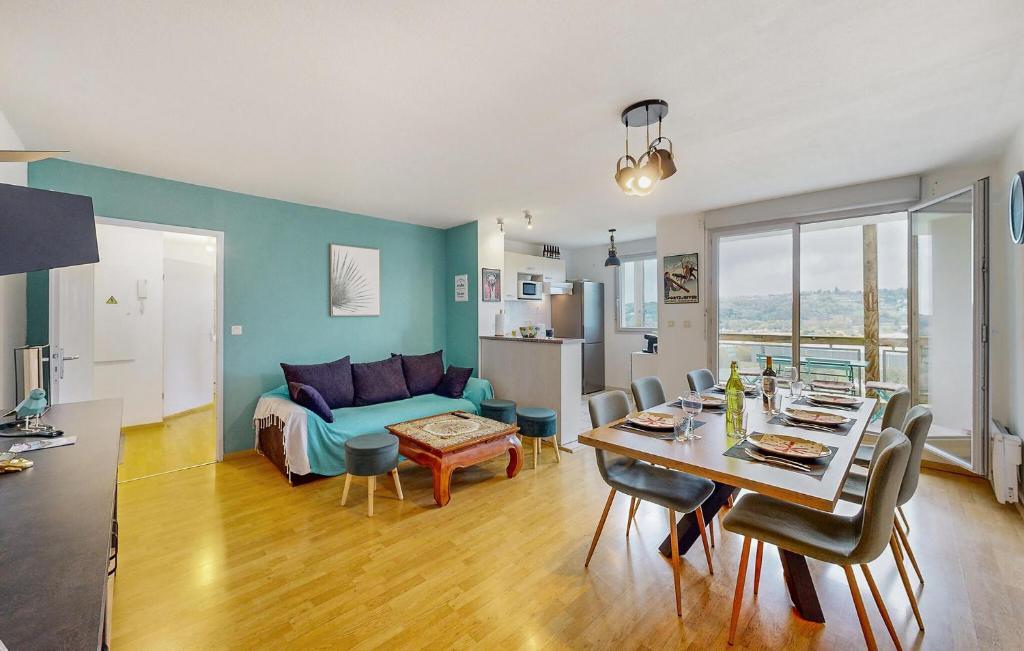 Stunning Apartment In Bagnères-De-Bigorre - 3