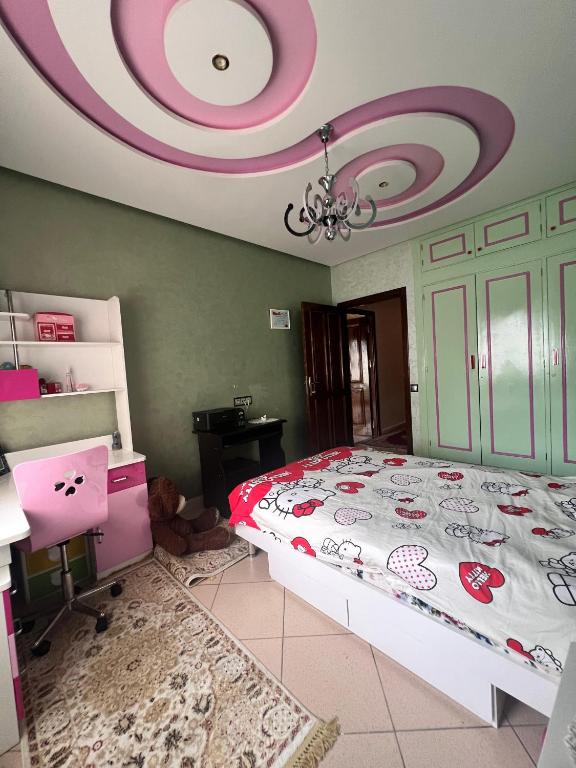 Dacia vue sur mer, Tanger