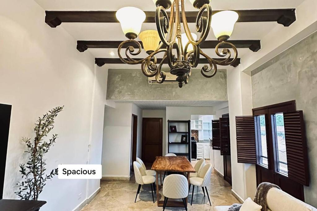 Colonial & Spacious Apto-best Location In Oldtown, Panamá