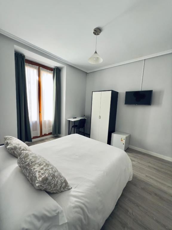 Hostal Conde De Alba - 3