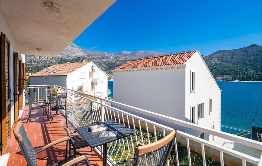 Lovely Apartment In Slano With Wifi, Slano