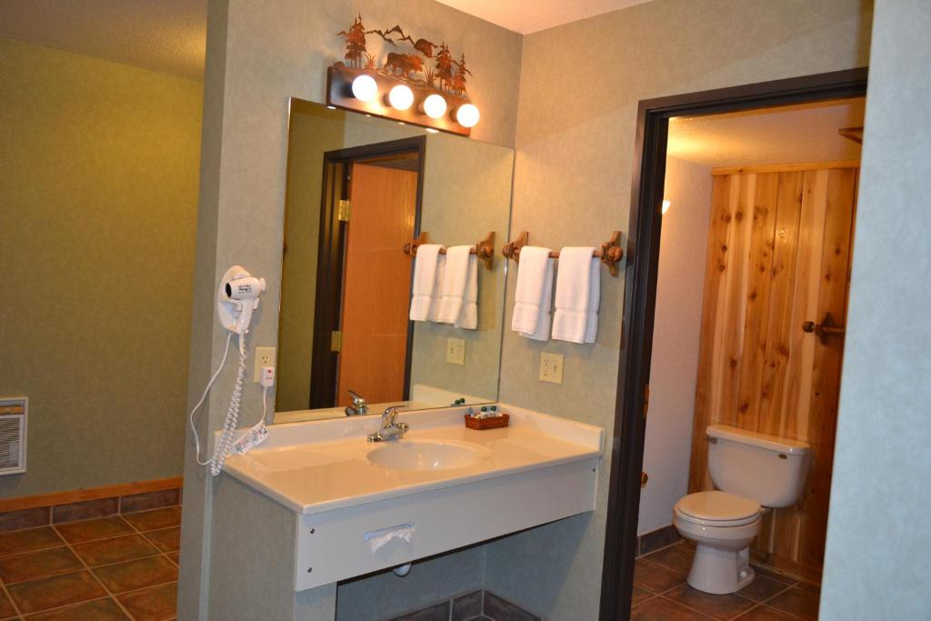 Crooked River Lodge photo