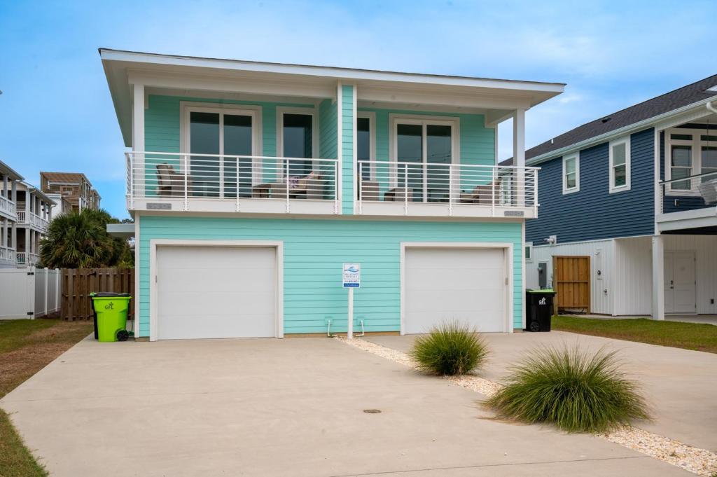 Oceanview and Pet Friendly at Tide and Seek, Carolina Beach