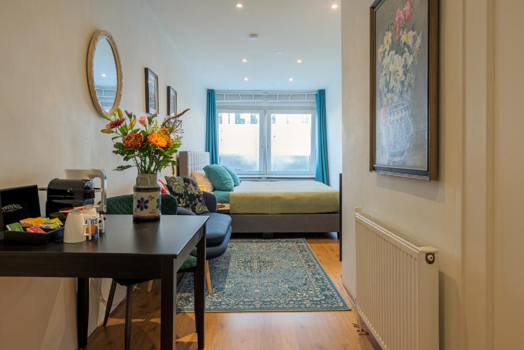 Suite with private bathroom near Vondelpark, Amsterdam