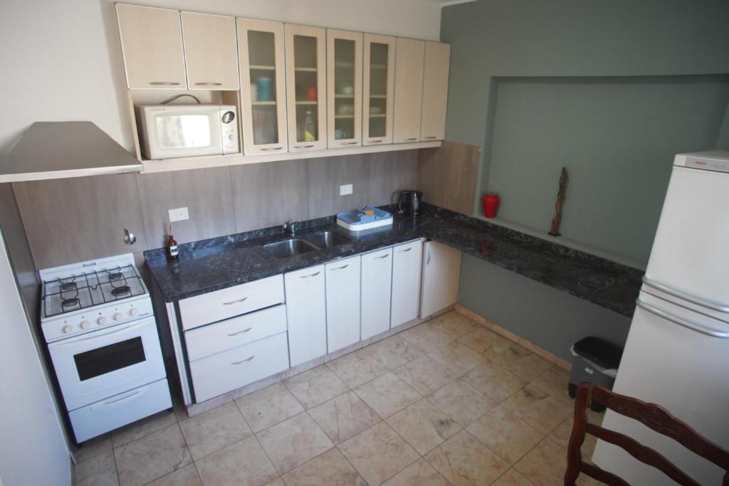 Moderno departamento caseros - 2