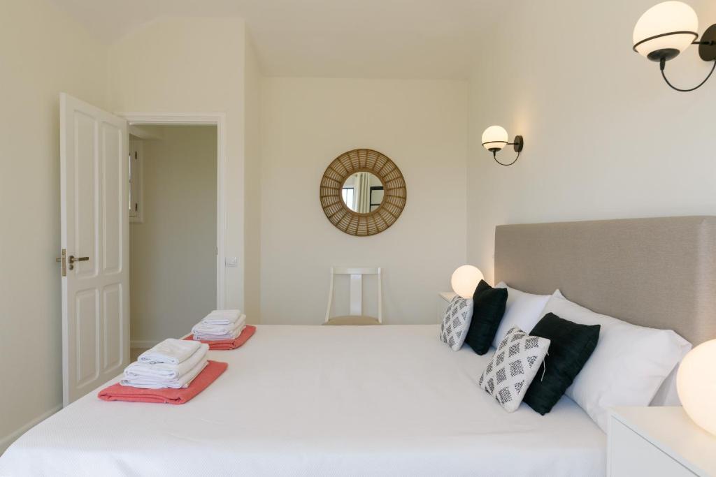Casa Maresia, Playa Bastian Sea Views - Communal Swimming Pool - 3