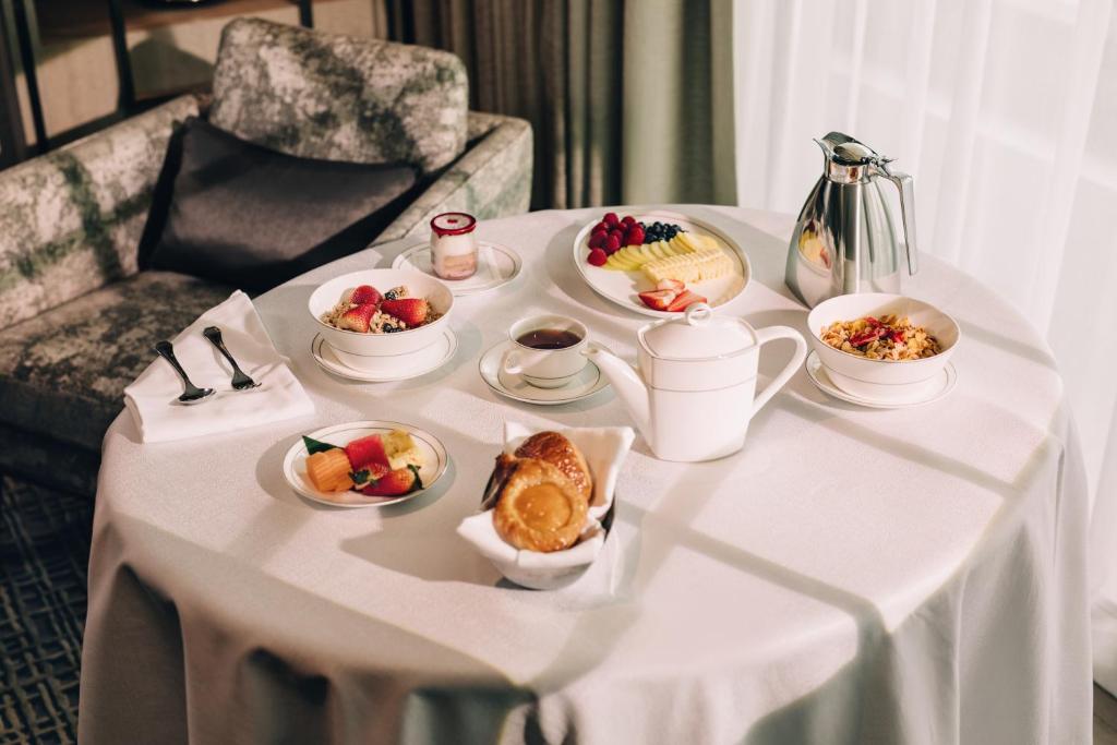 Hotel Dining