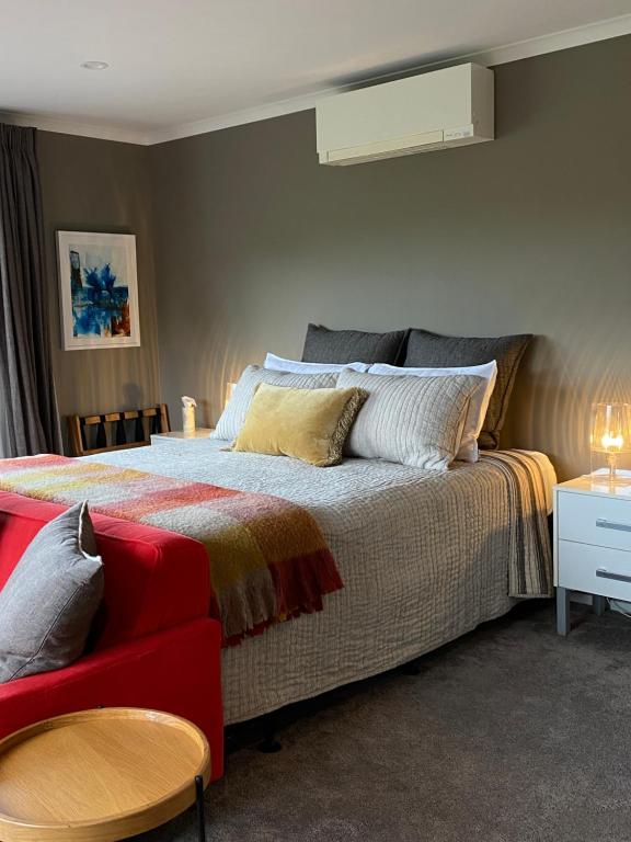 Escape, New Plymouth