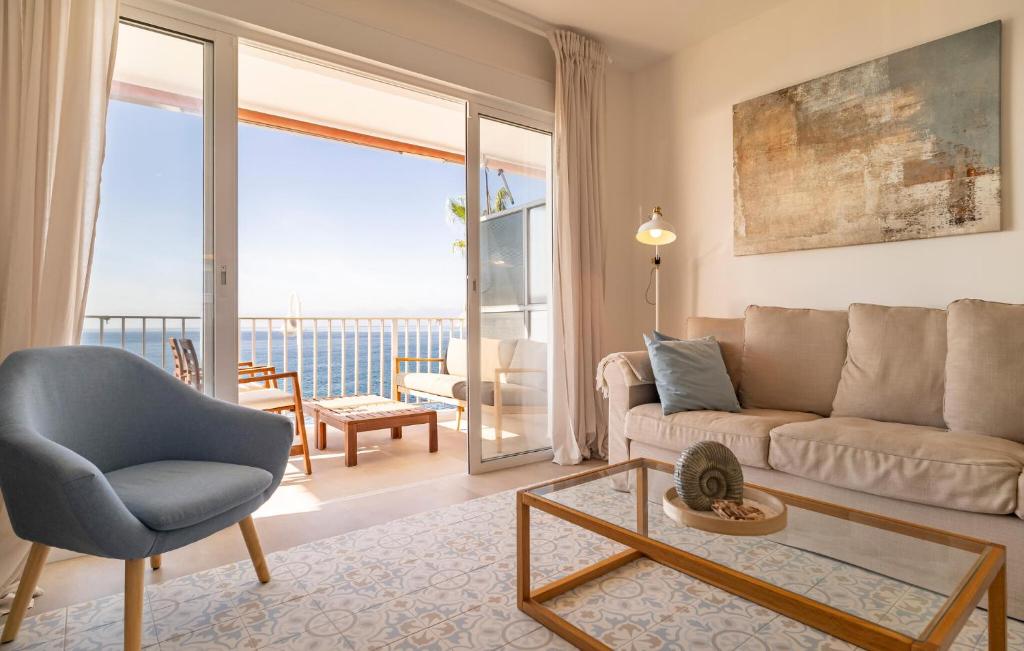 Stunning Apartment In Almuñecar - 2