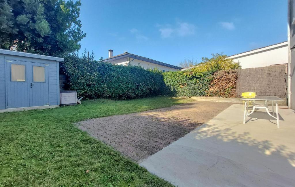 4 Bedroom Amazing Home In Royan - 2