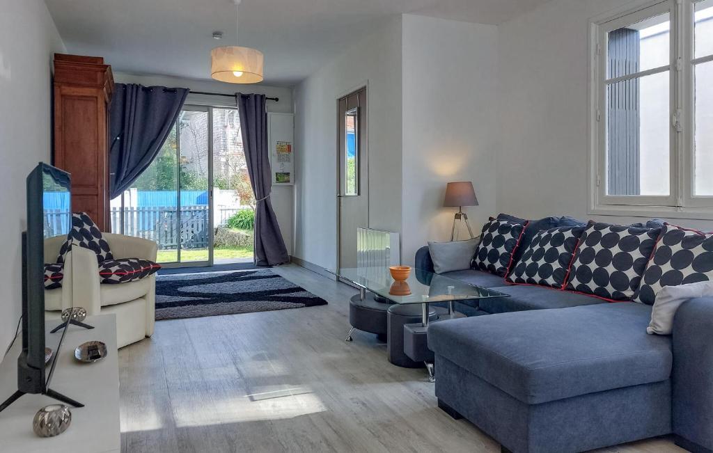 4 Bedroom Amazing Home In Royan - 4