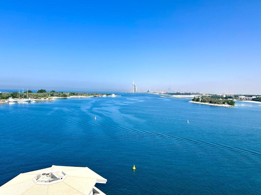 Azure Residences 1BR Palm Jumeirah, Dubaï