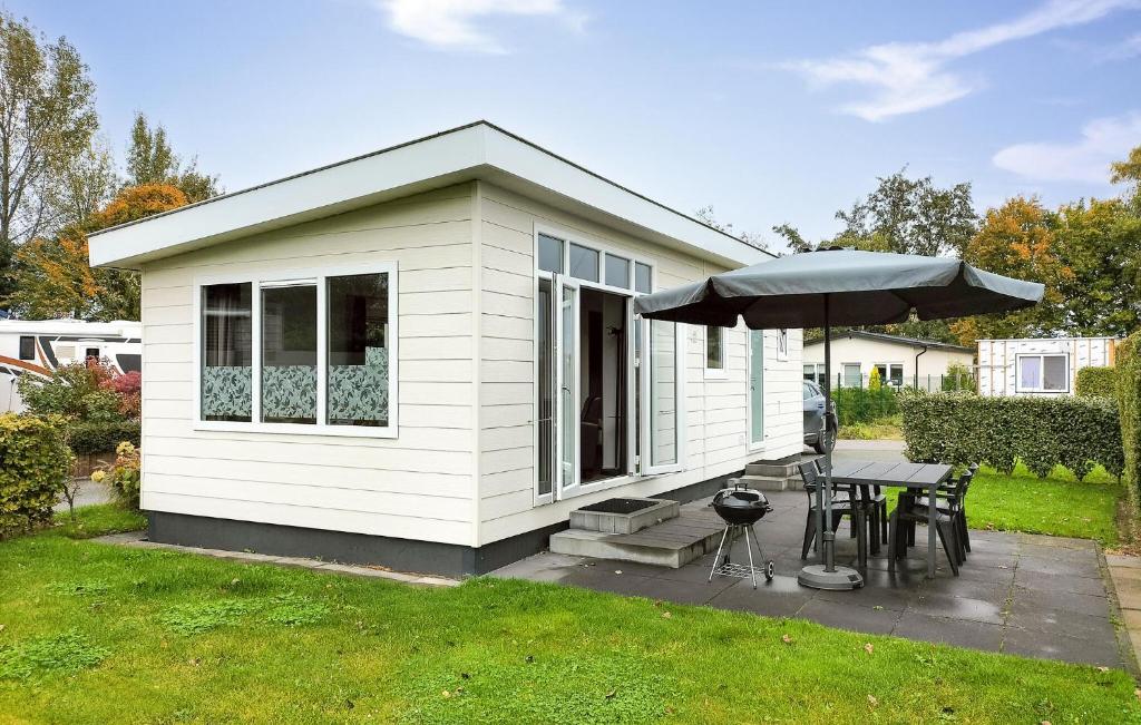 Amazing Home In Heinkenszand With Wifi, heinkenszand