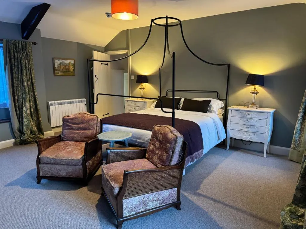 The Royal Oak, hotel in Eydon