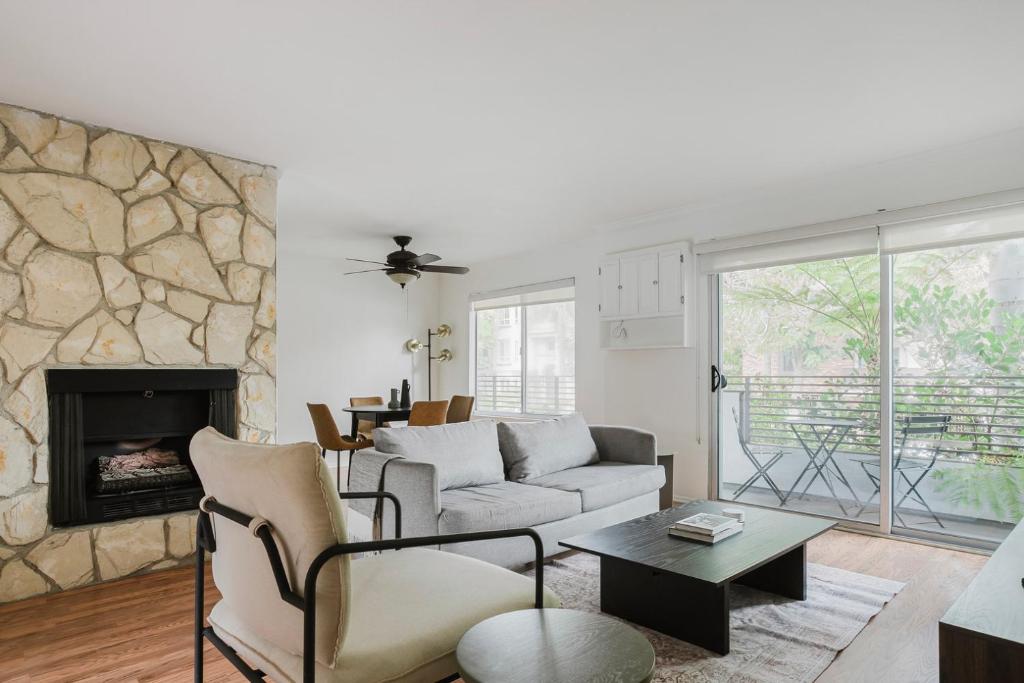 Blueground Brentwood 2bd apartment LAX-1280, Los Angeles