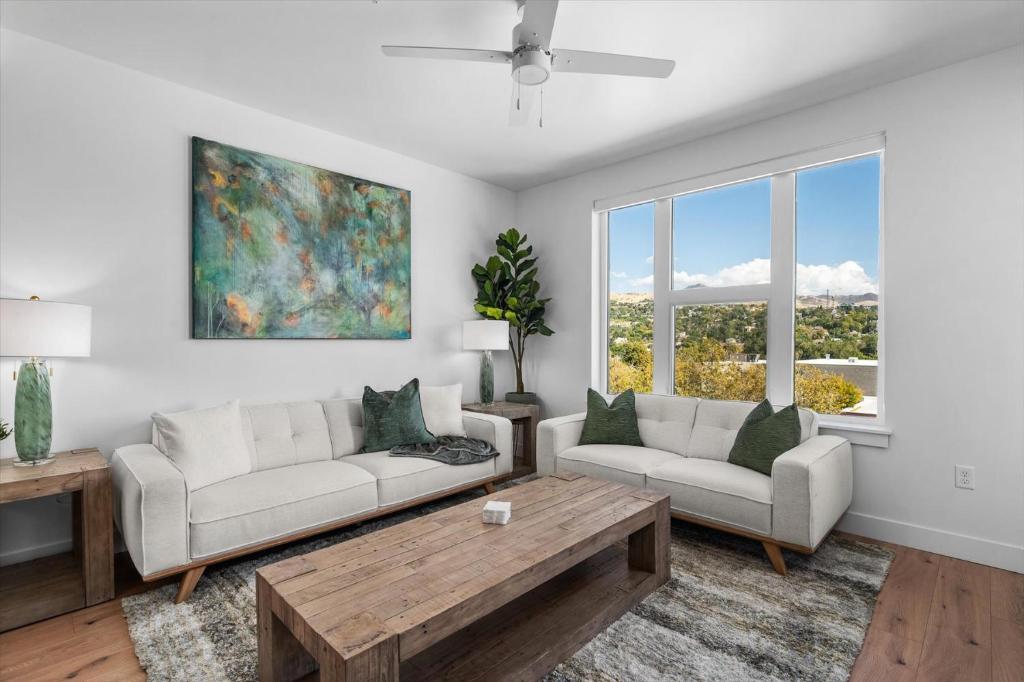 Incredible views! Pool,Gym,HTub, Salt Lake City