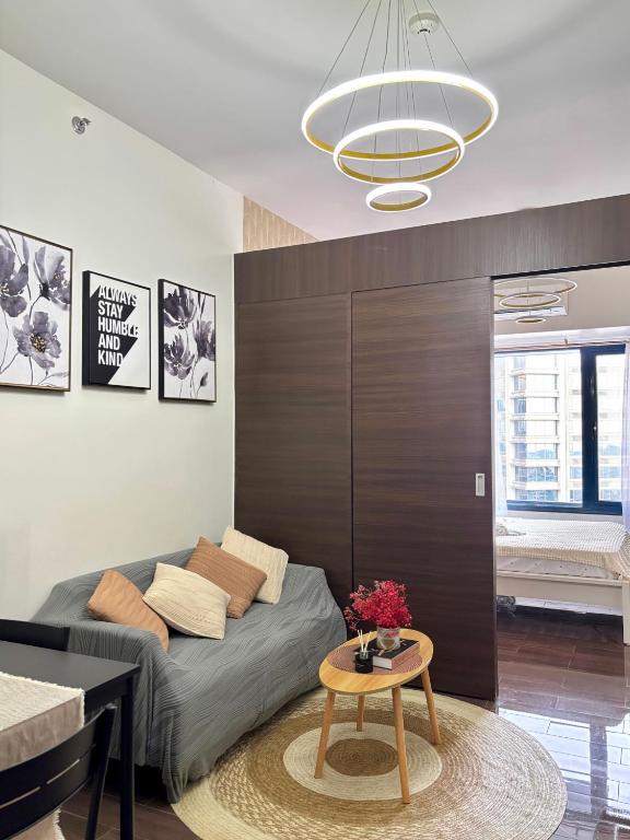 R7 Premier Suites - 1 bedroom in Air Residences, Manila