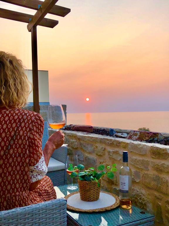 Leon Suite, seafront residence!, Panormos Rethymno