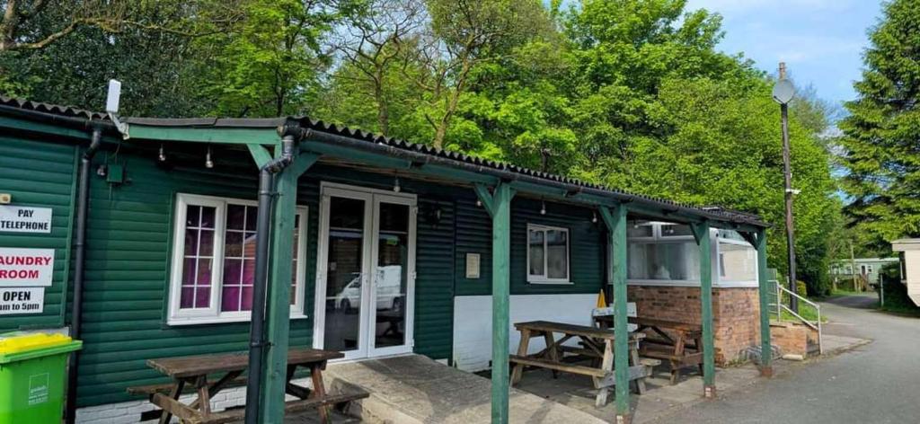 Glan yr Afon Dau - Relax Recuperate Hot Tub, Welshpool