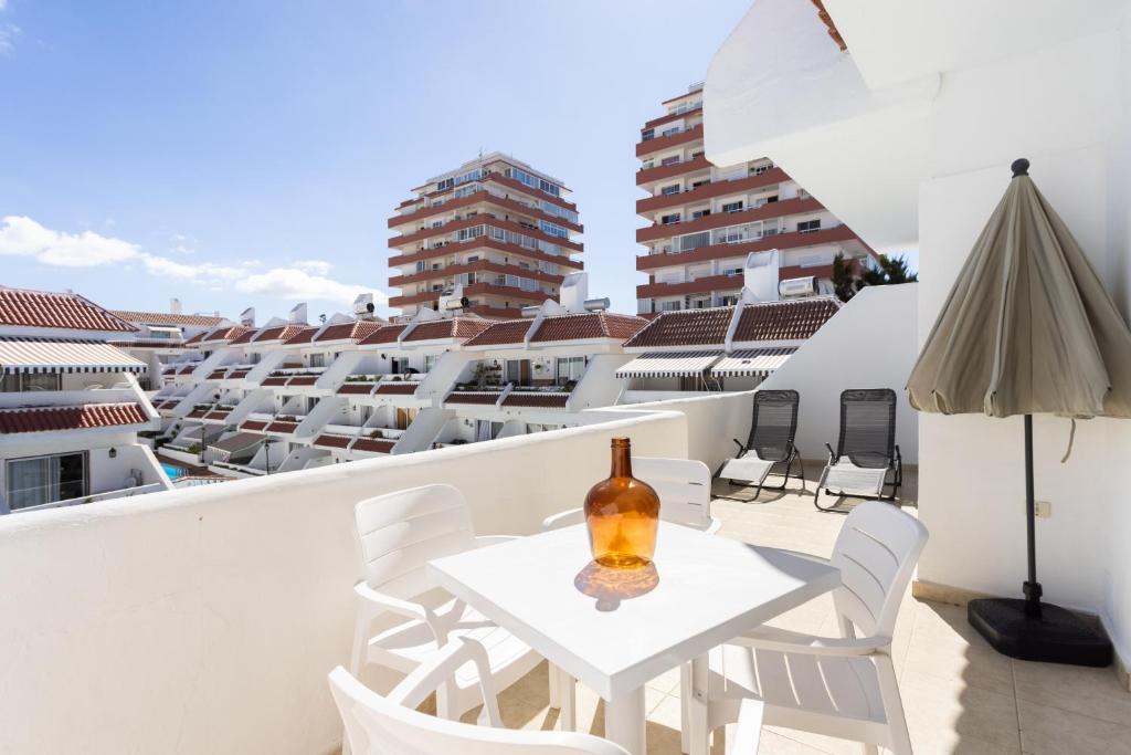 Home2Book Sunny Poolside Apt in Las Floritas - 3